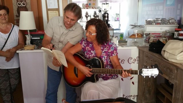 giugno2017gianfrancogalantepresentailsuolibropressoilcaffletterariodigavirateva18.jpg